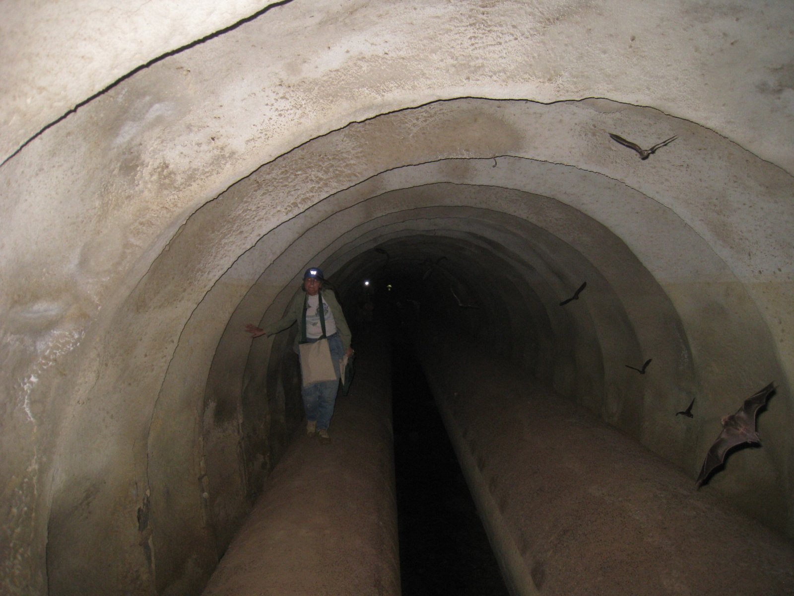 Interior del túnel de aducción de Butare 3
