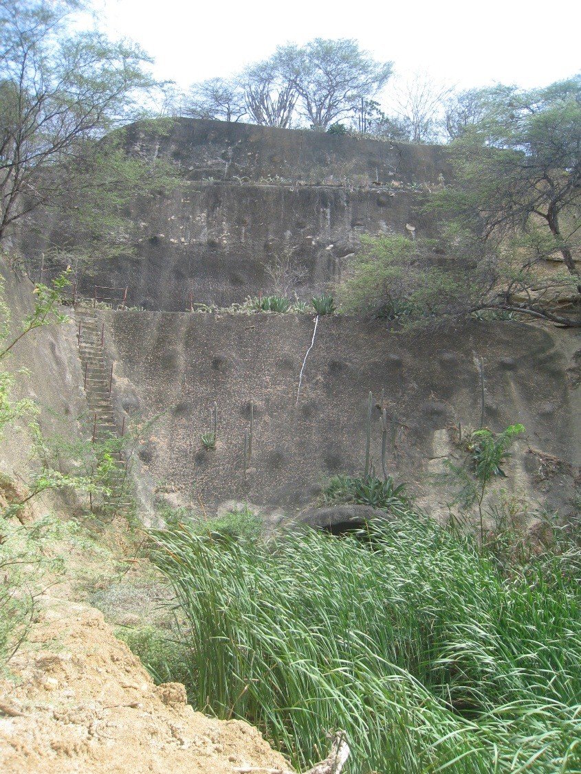 Entrada al túnel de Butare 2